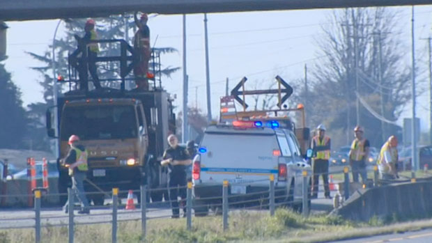 commuter-chaos-after-overpass-crash-in-metro-vancouver-cbc-news