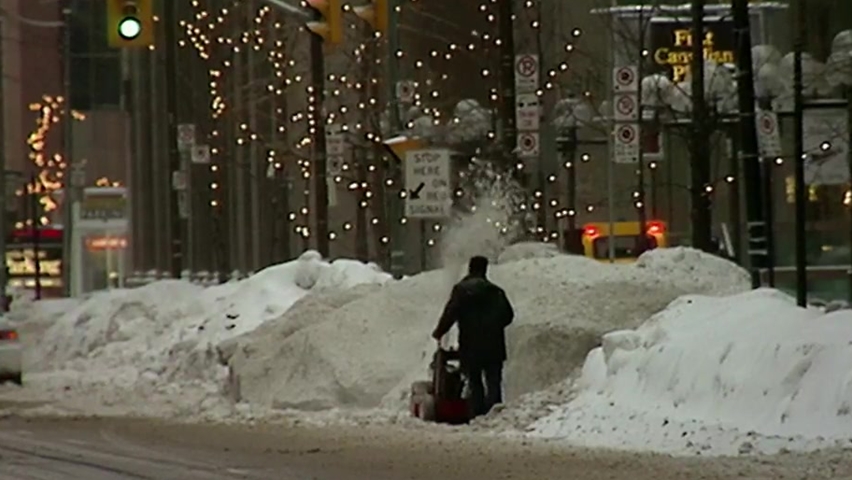 When Toronto declared war on snow and called in the army | CBC Archives