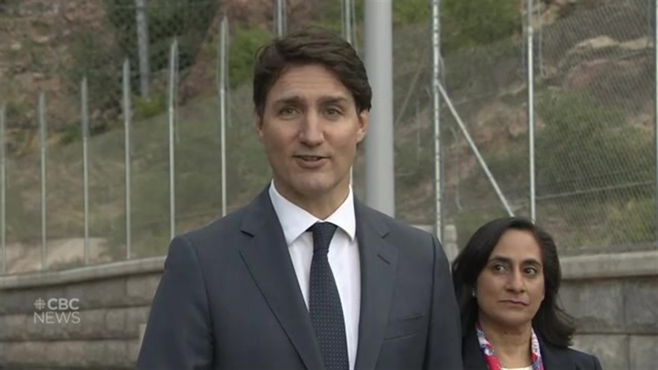 Trudeau, Amerika Kıtası Zirvesi'nin ilk gününde Barbados Başbakanı ile bir araya geldi