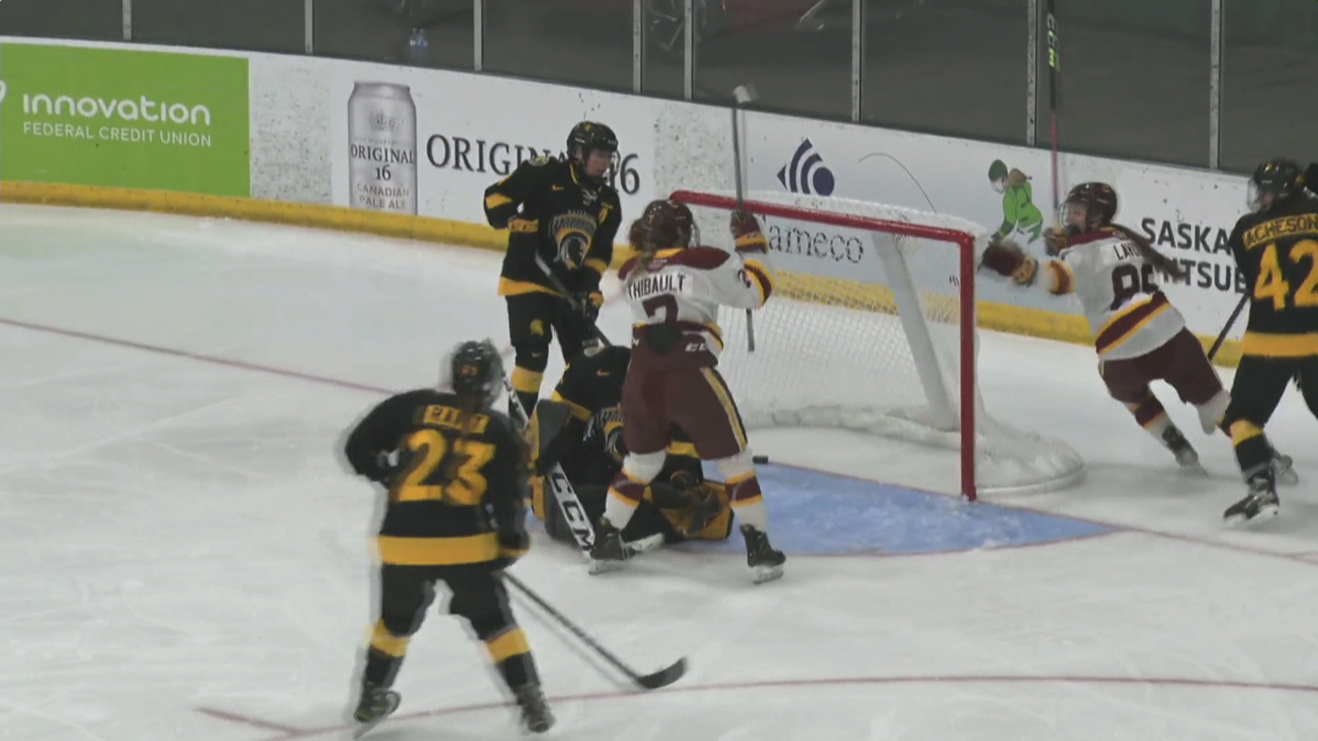 Defending Champ Unb Continues Perfect Season Will Face Uqtr In U