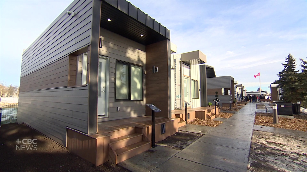 It Takes A Village Tiny Homes Will Help House Vulnerable Veterans Cbc News 3751