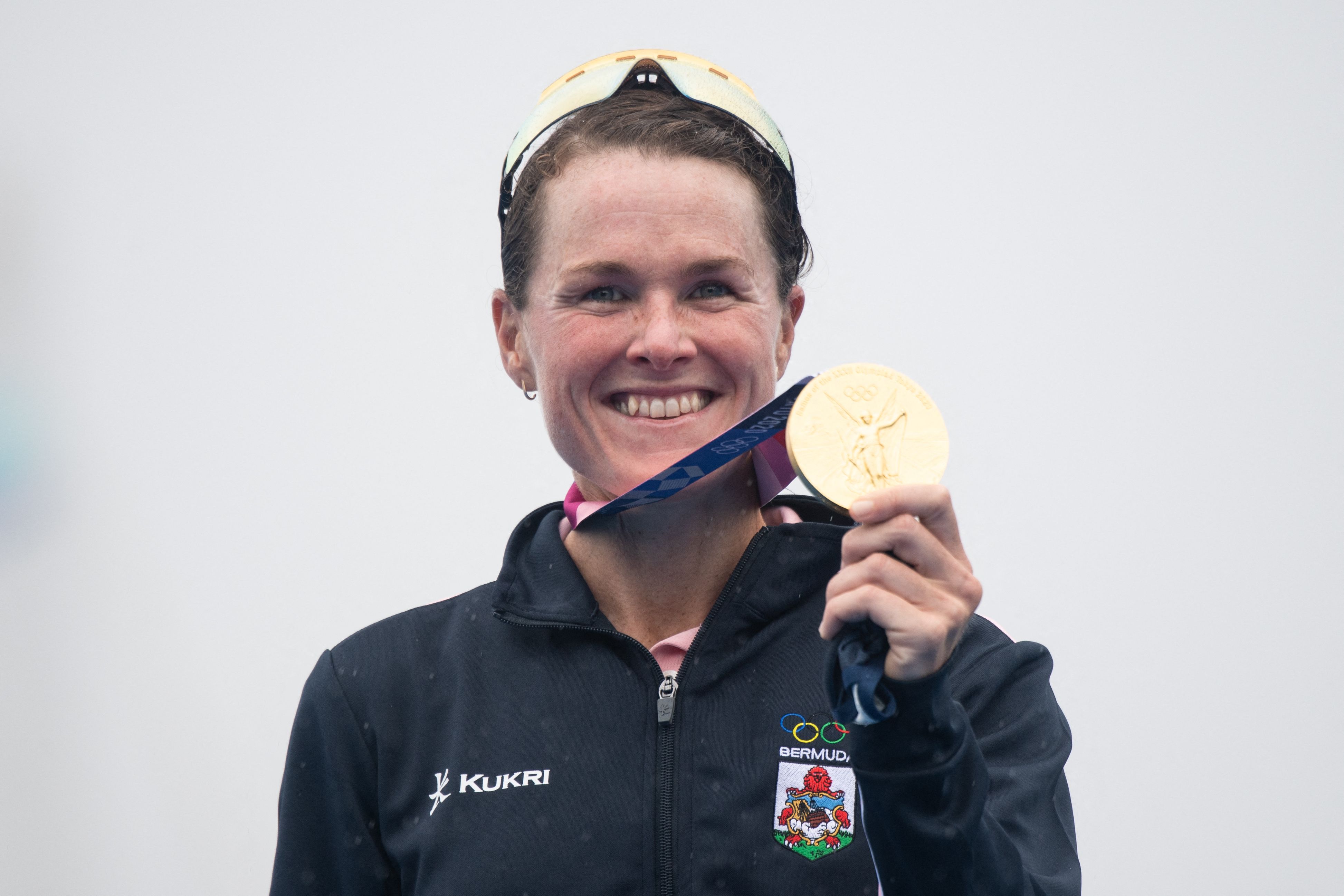 Flora Duffy wins Bermuda's 1st-ever Olympic gold medal with women's ...