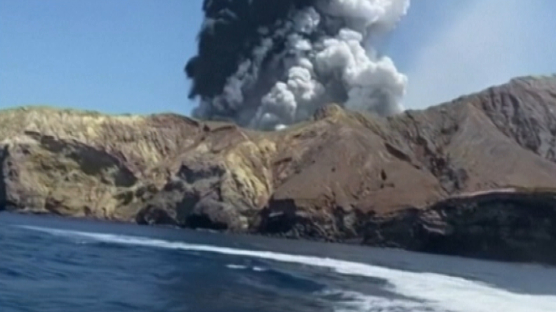 New Zealand volcano eruption leaves 5 dead, 8 unaccounted for CBC News