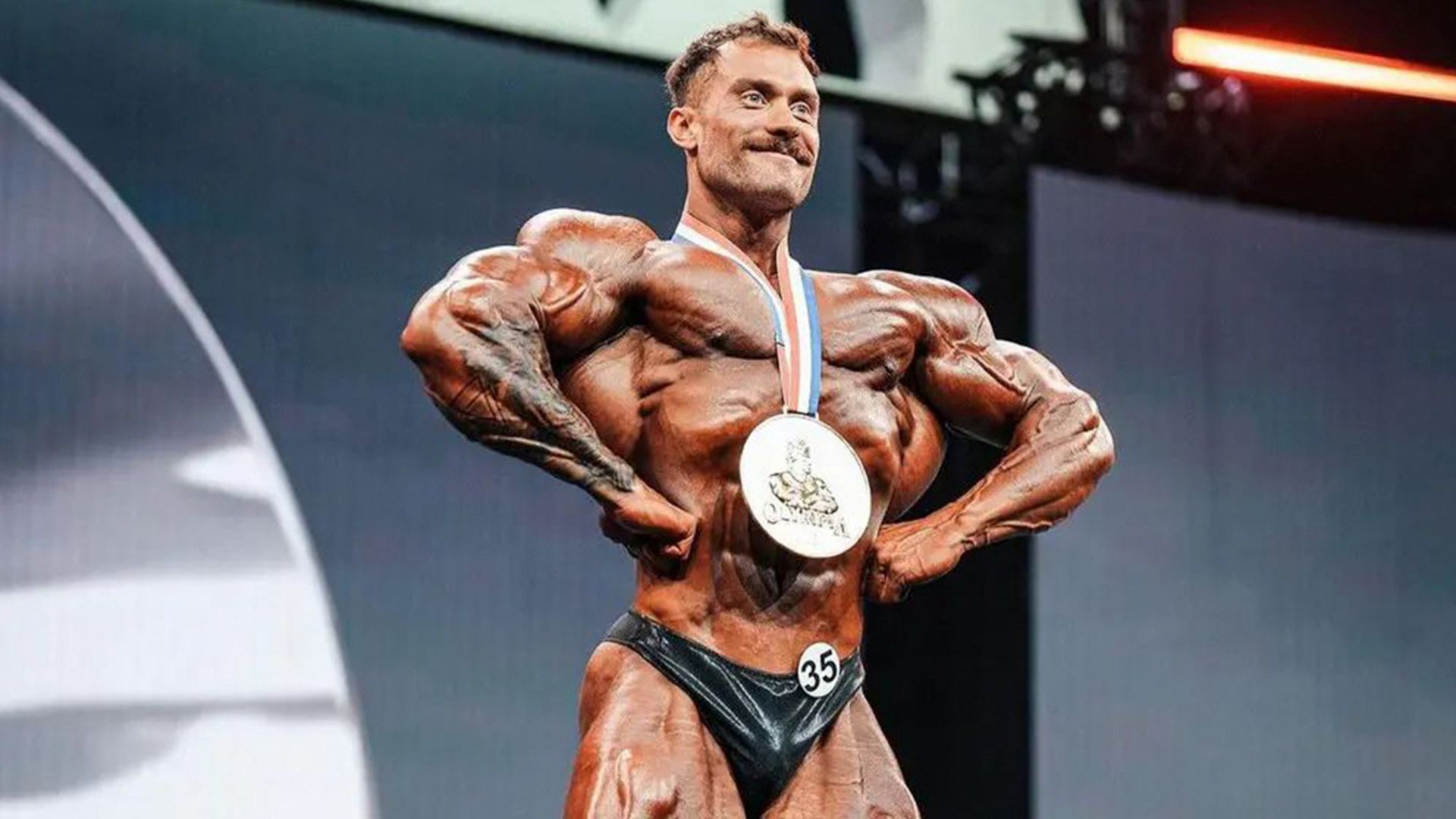 TheMoment Canadian Chris Bumstead won his 5thstraight Olympia title