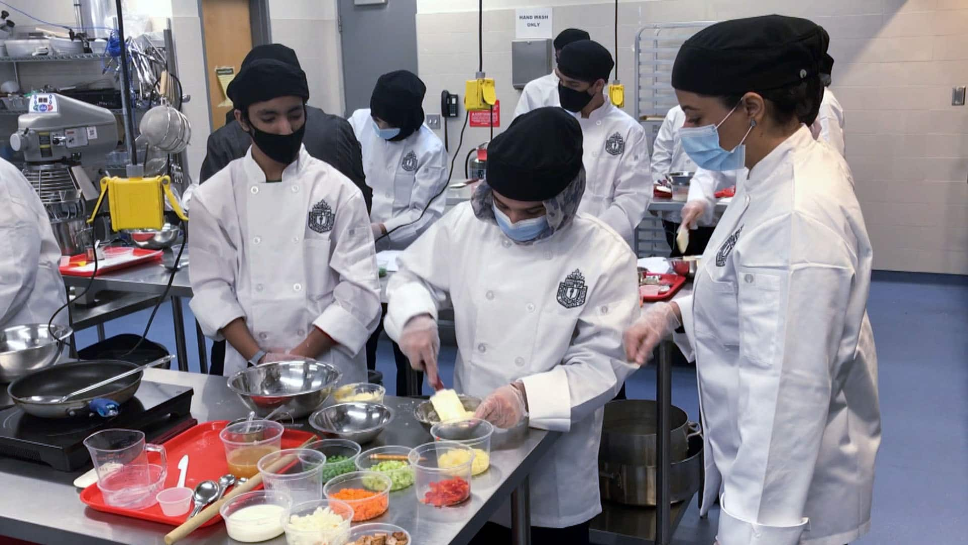 Afghan Cooking School Sumanac 310122.Jpg?Crop=1