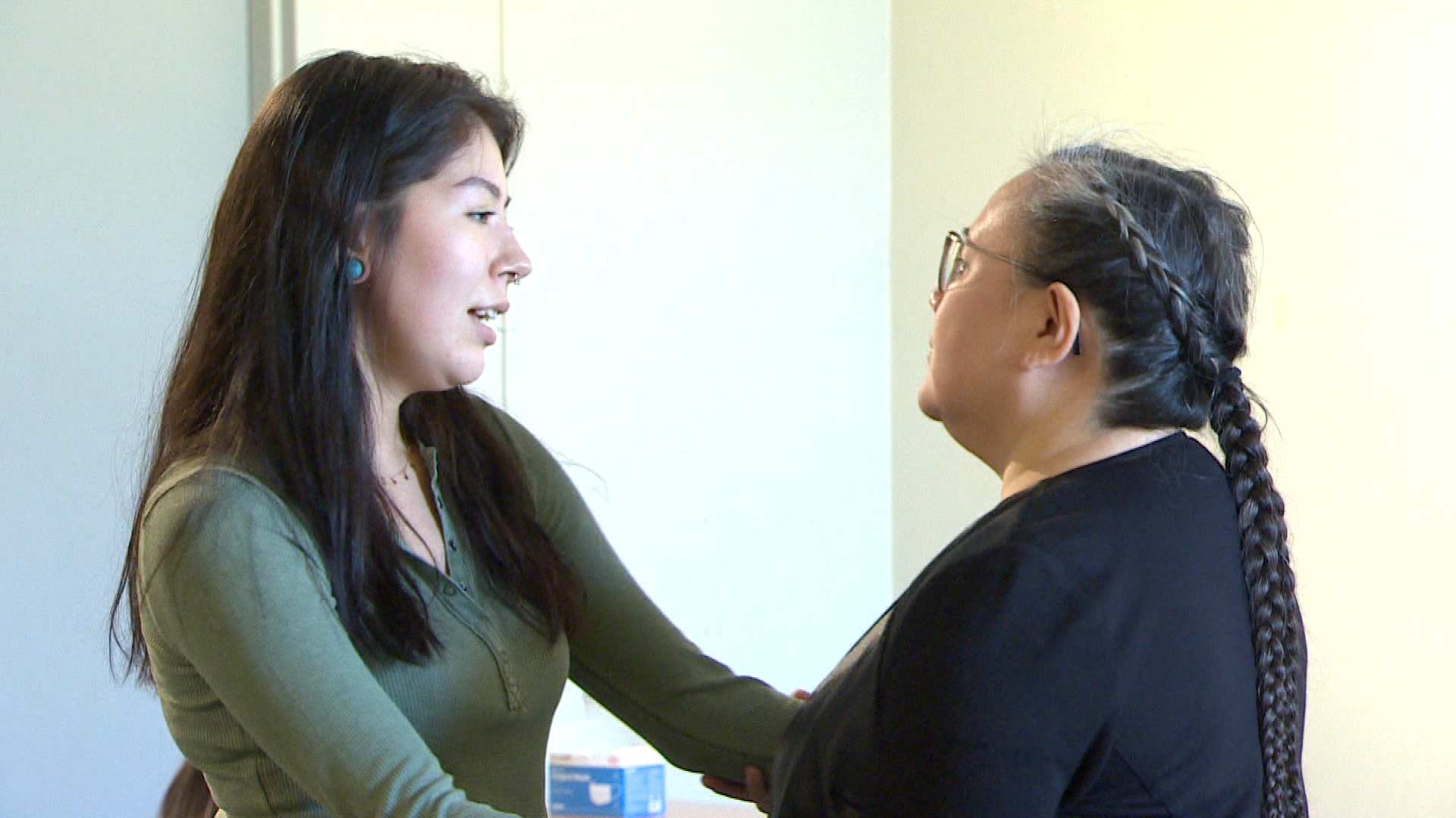 inuit-throat-singing-workshop-kicks-off-9th-annual-spirit-song-festival