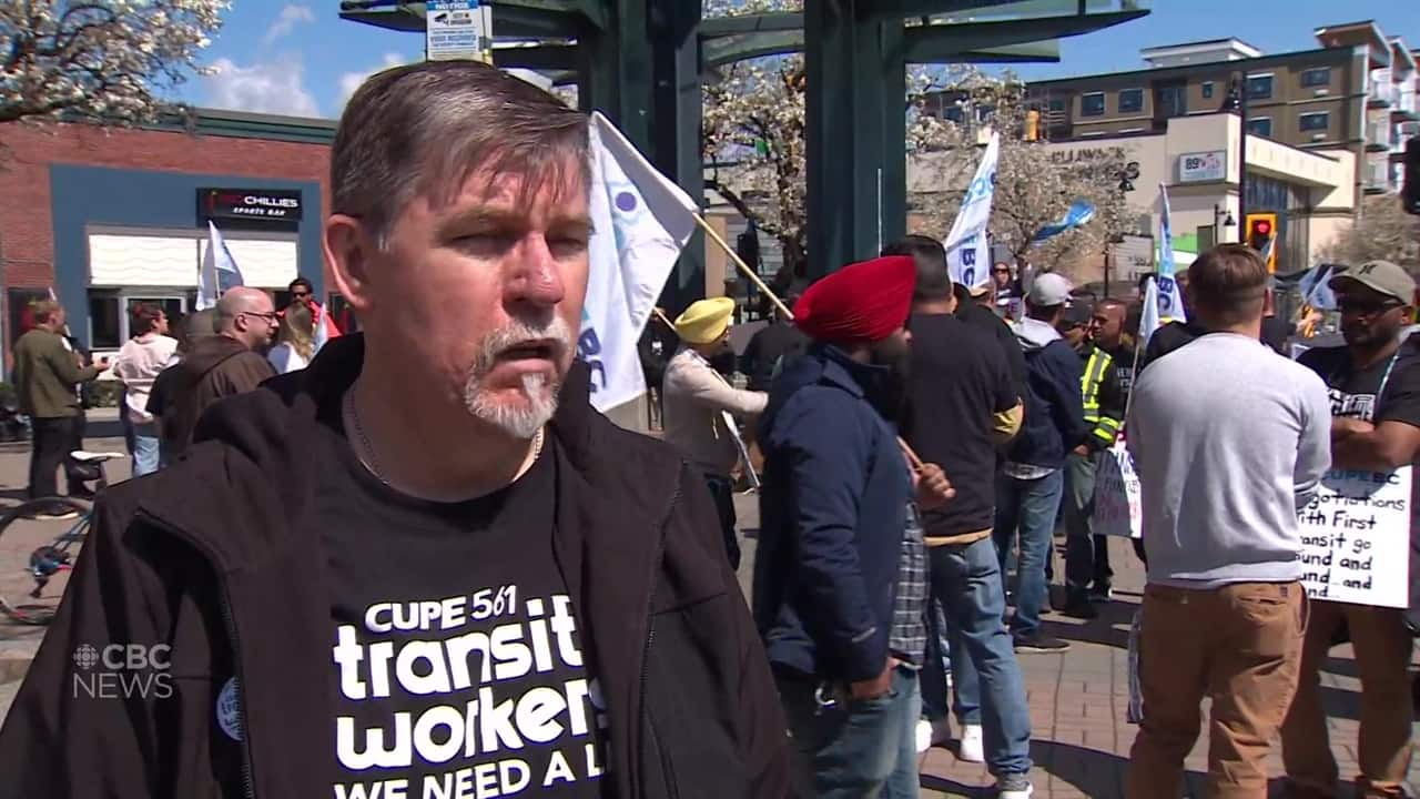 Striking Fraser Valley transit workers call on province to end dispute ...