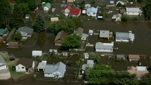 Grand Forks Aerial Footage Of Flooding | CBC.ca