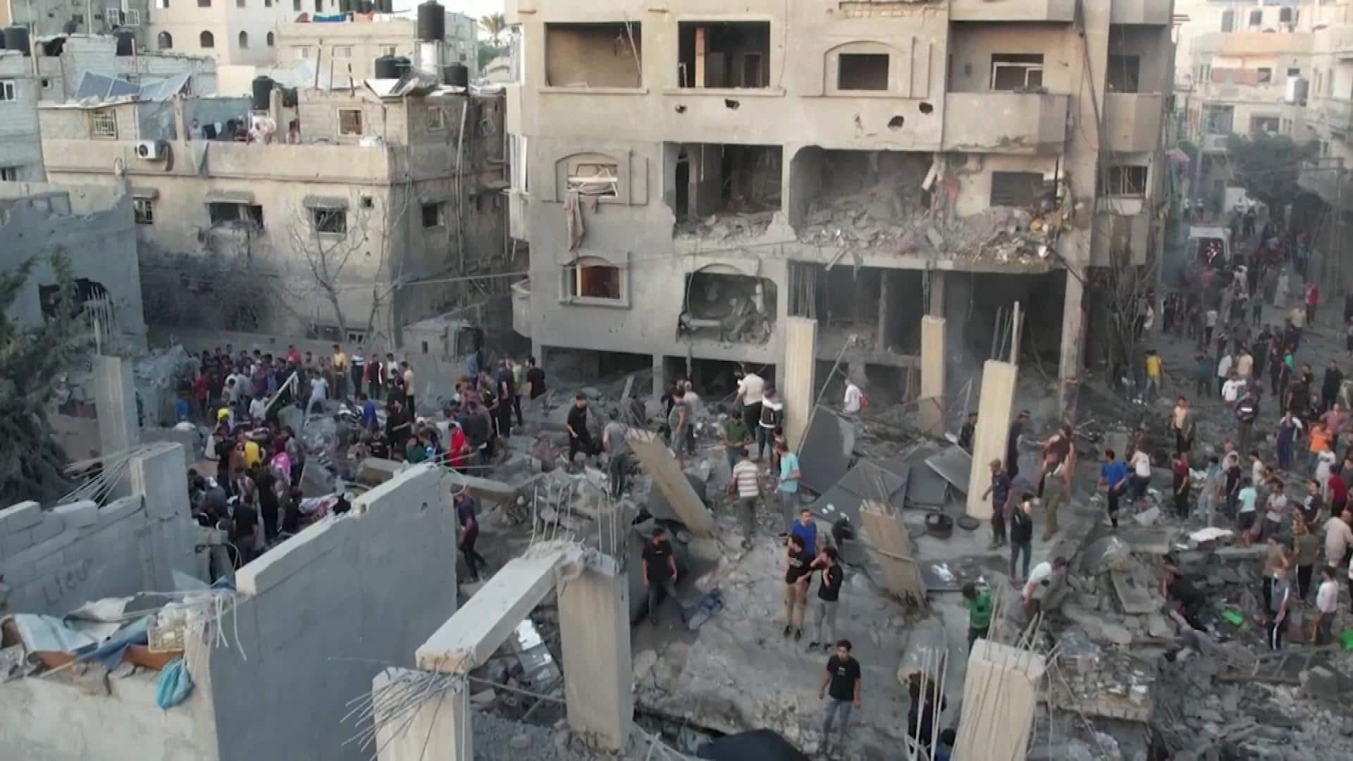 Drone footage shows aftermath of airstrike in Deir al-Balah, Gaza | CBC.ca