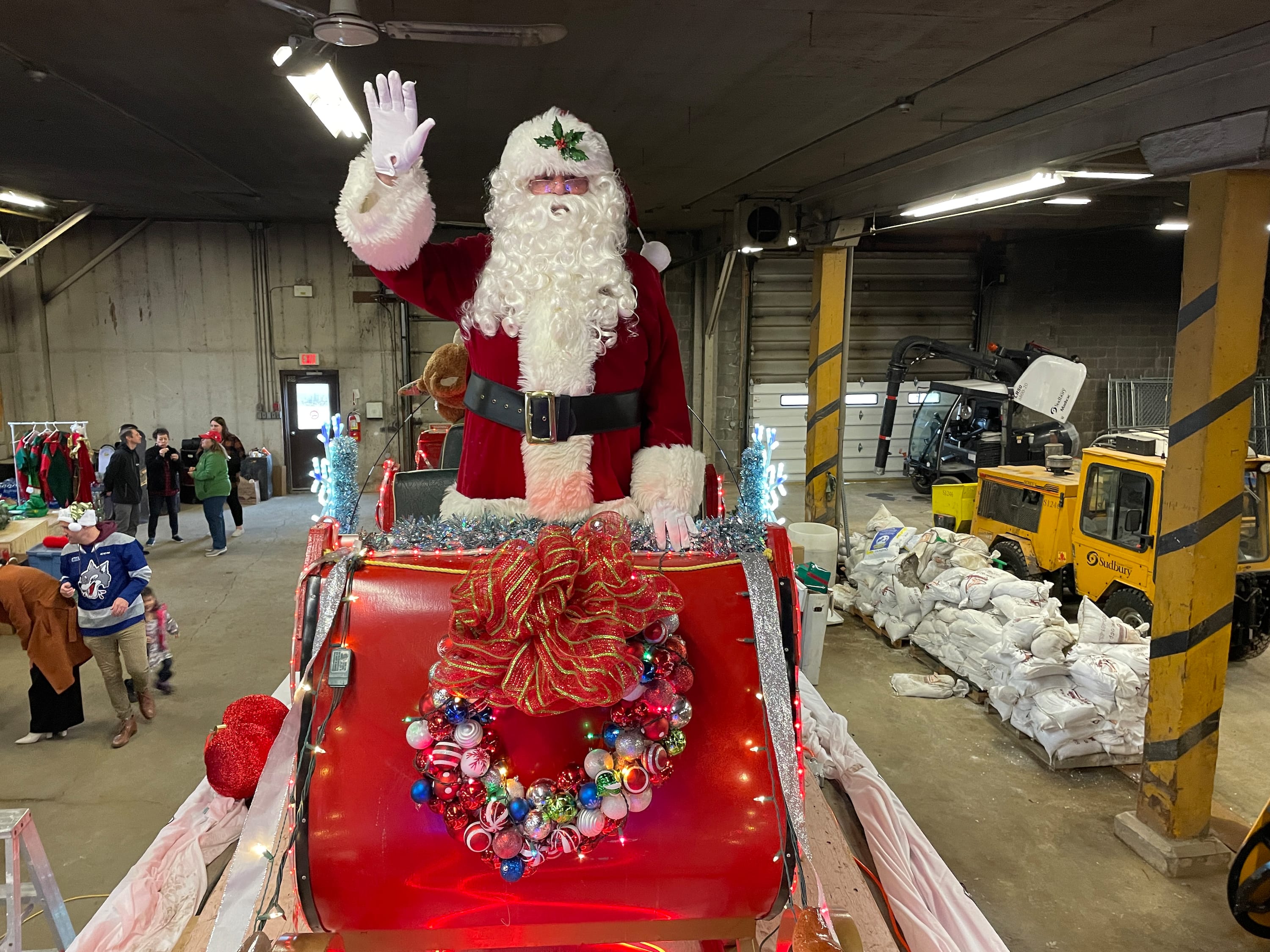 More floats, bigger crowds expected at Santa Claus parades in northeastern Ontario CBC News