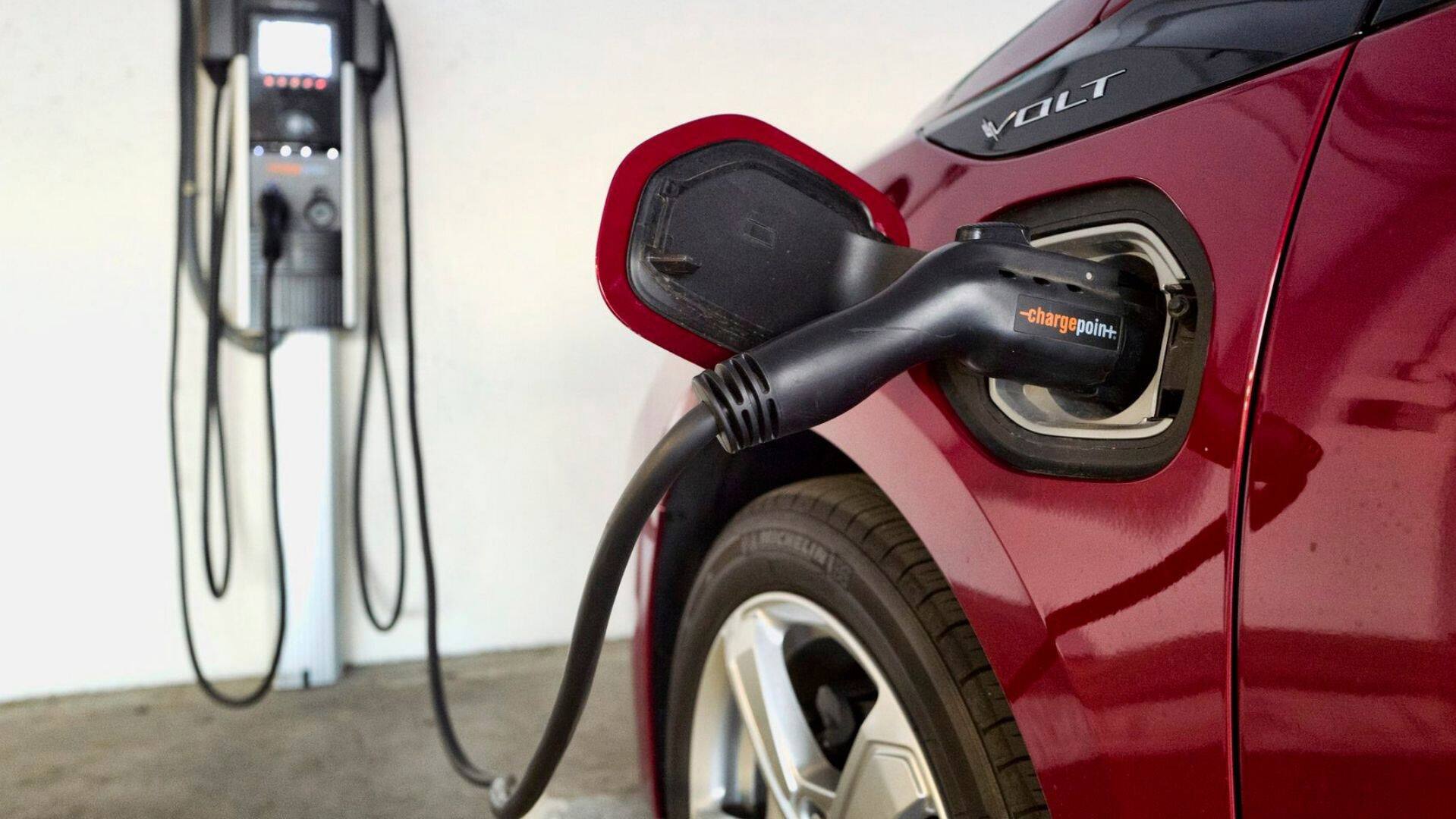 Calls for more charging stations, incentives for EVs in Canada’s climate plan￼