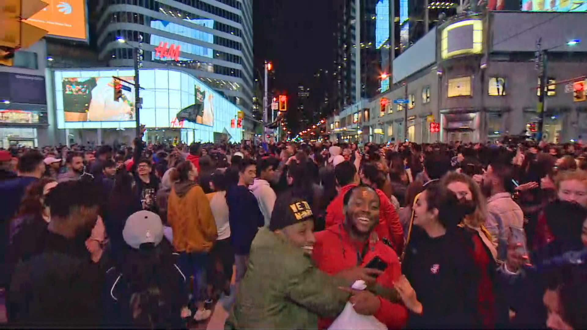 Fans Go Crazy After Toronto Raptors Win Canada's 1st NBA Championship ...