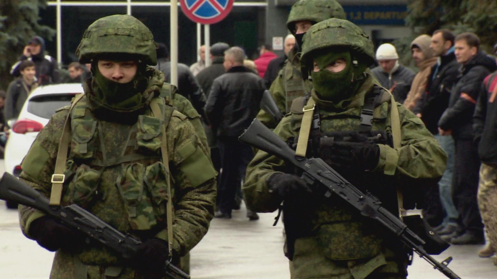 'Green men' in Crimea | CBC.ca