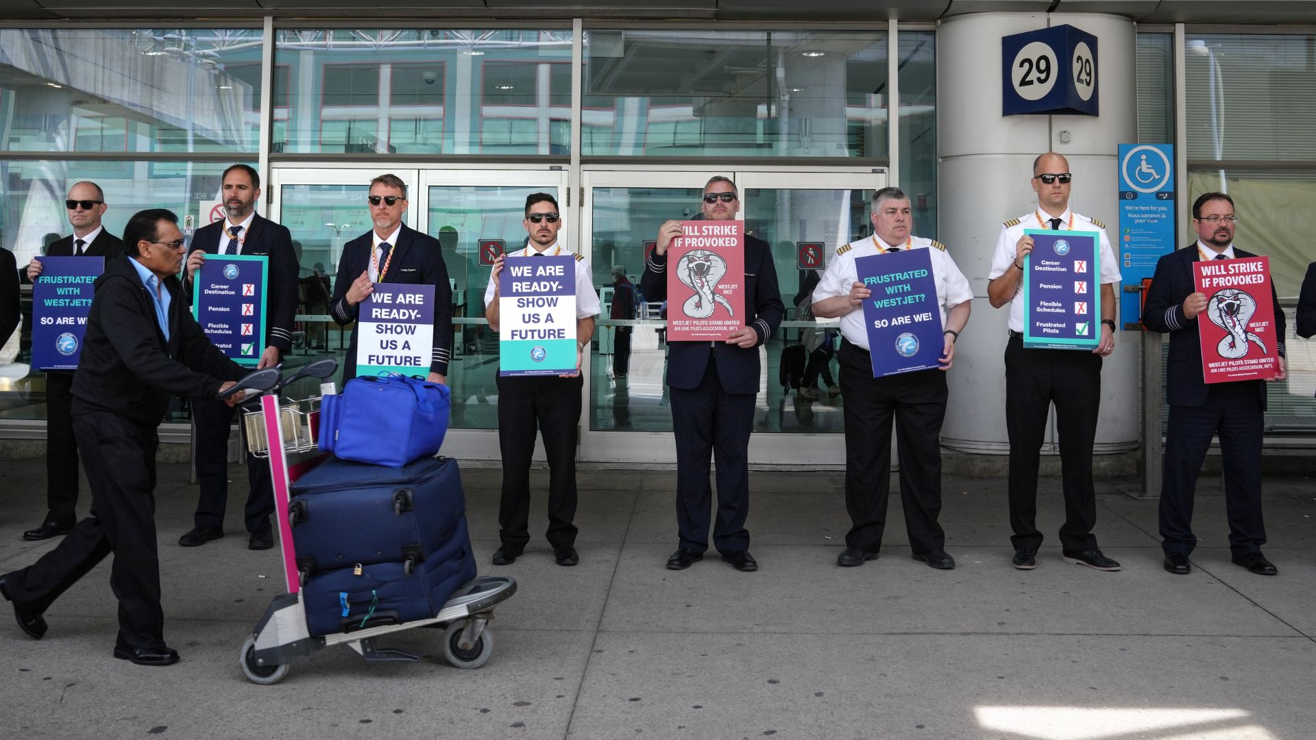 WestJet offers cancellation, flightchange waiver as pilot strike