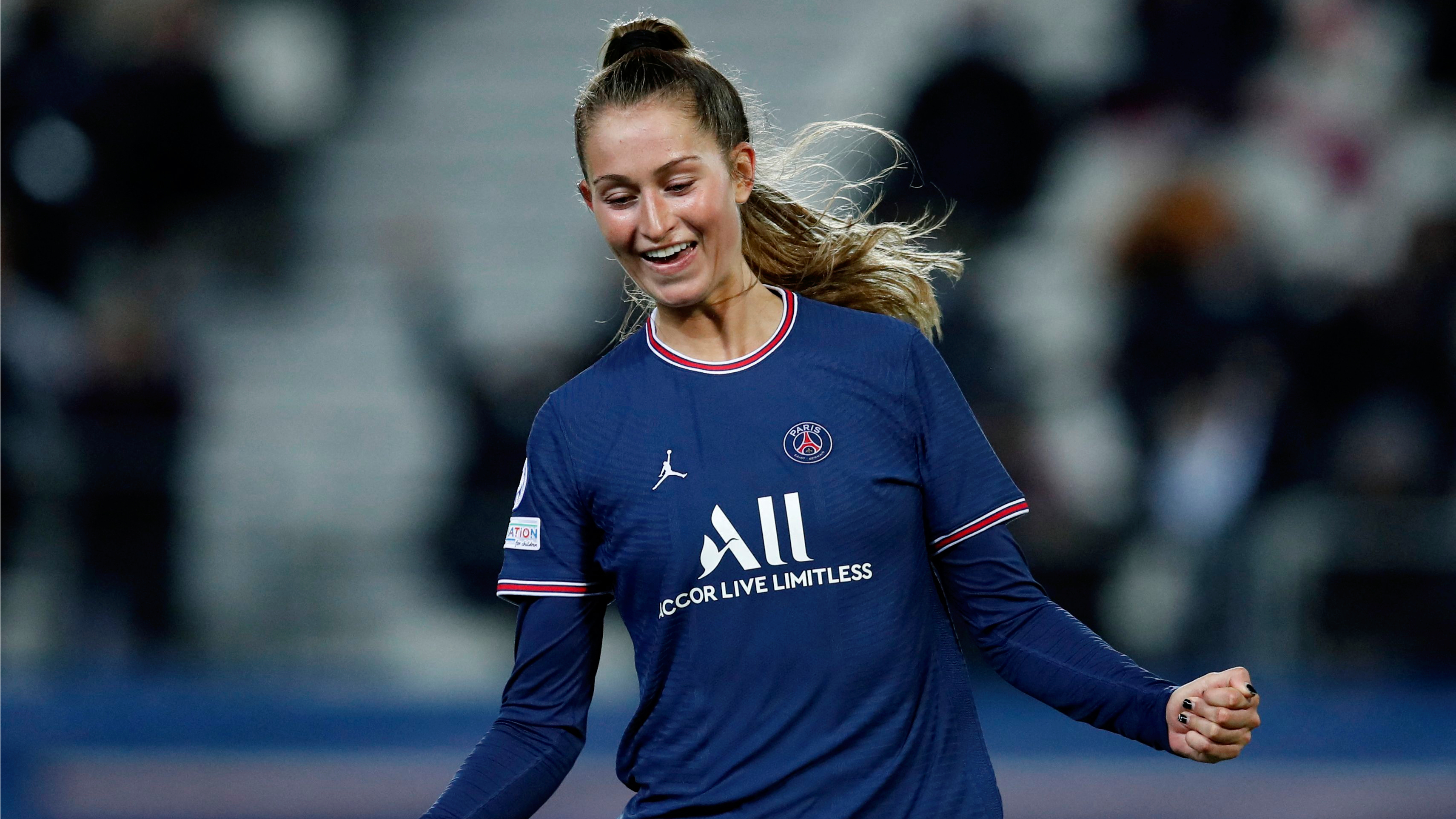 Jordyn Huitema bags brace to help Paris advance to knockout stage | CBC.ca