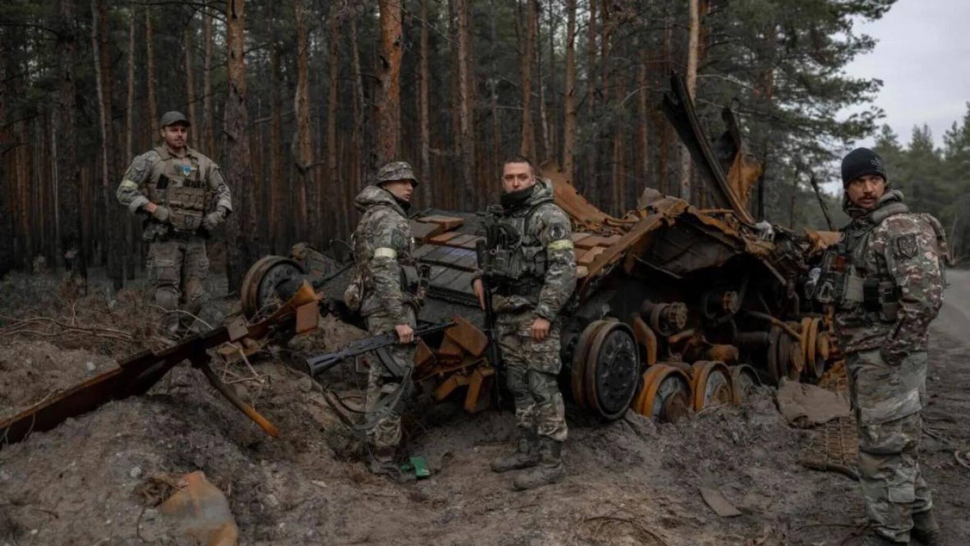 Had russians. Russia vs NATO 2022. Russian withdrawal from Kherson..photos.