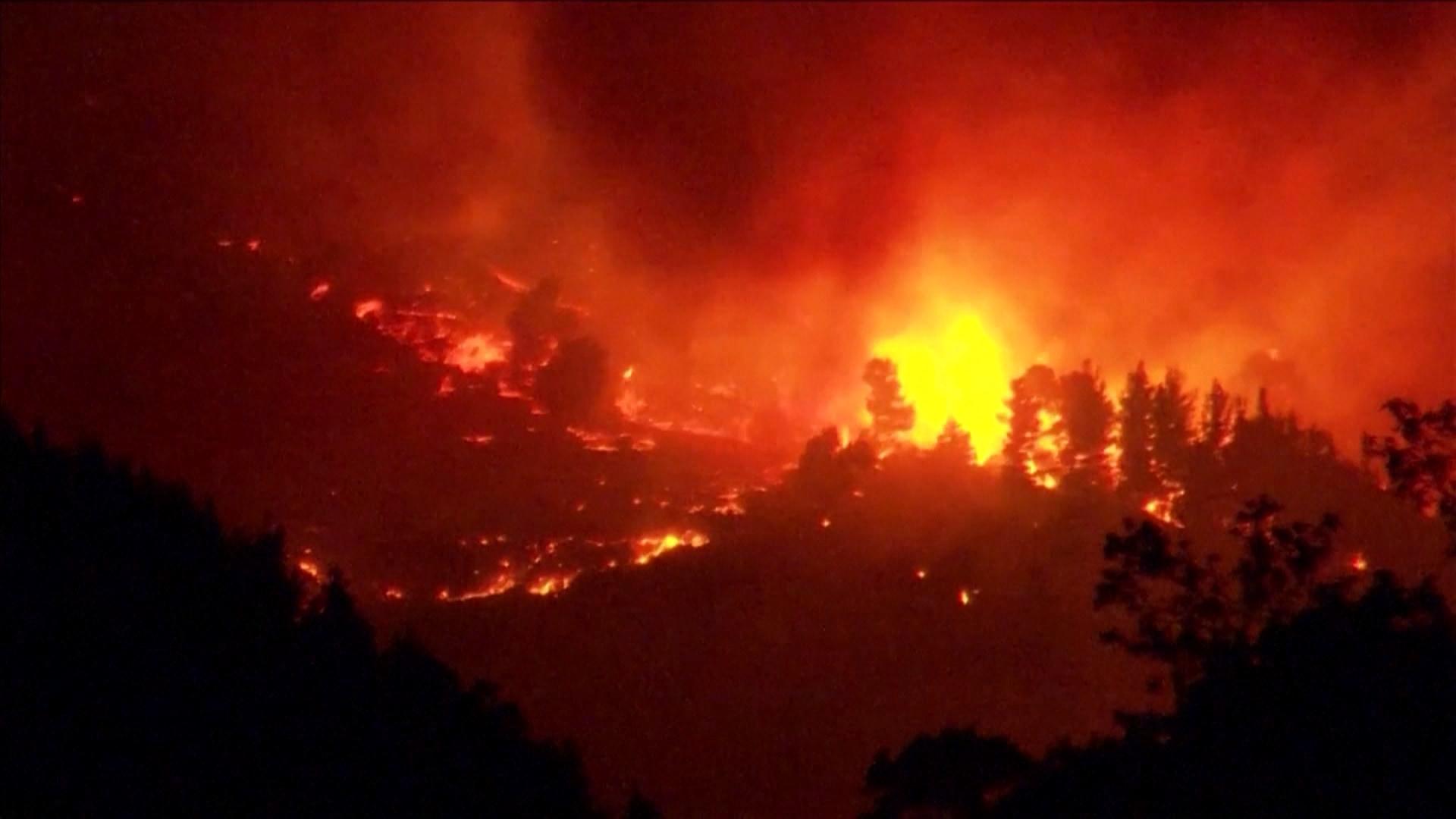 The era of 'mega forest fires' has begun in Spain. Is climate change to  blame?