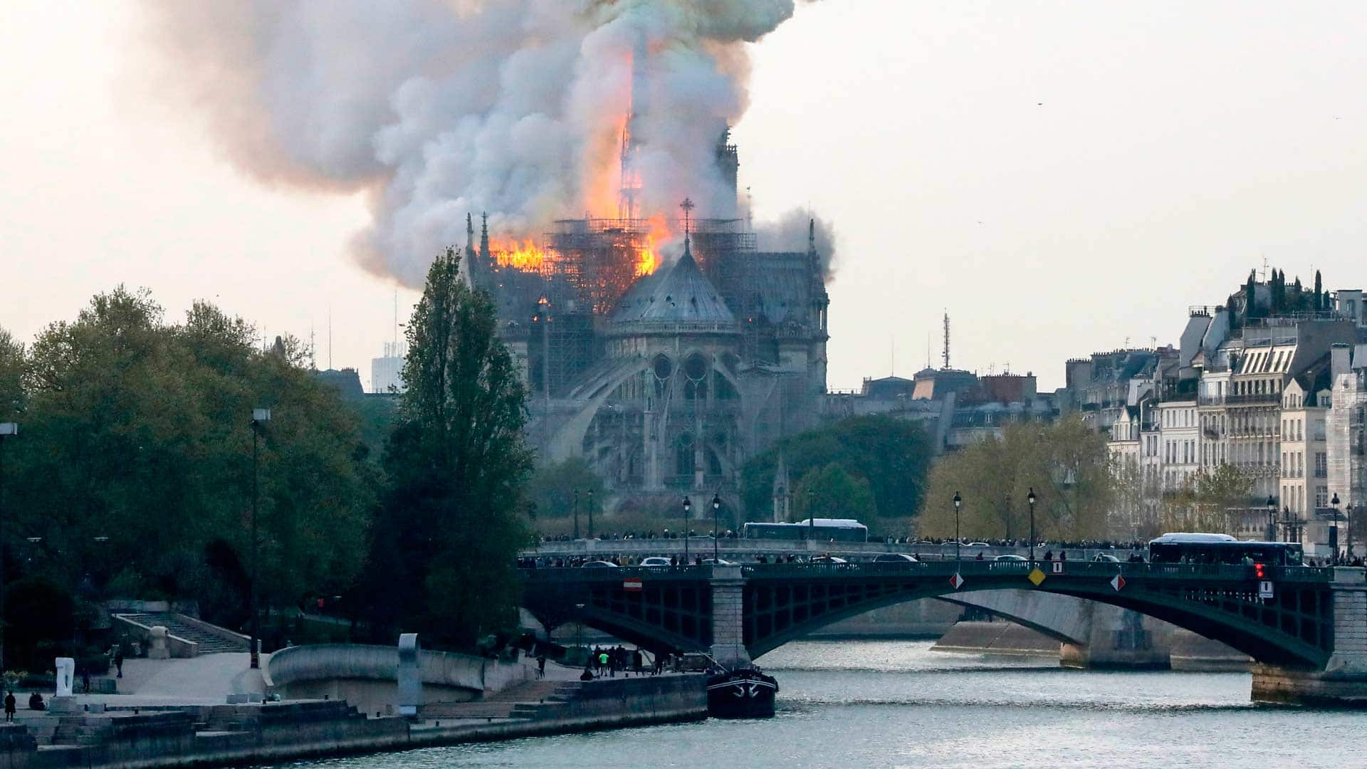 Fears of lost history as Notre -Dame Cathedral goes up in flames