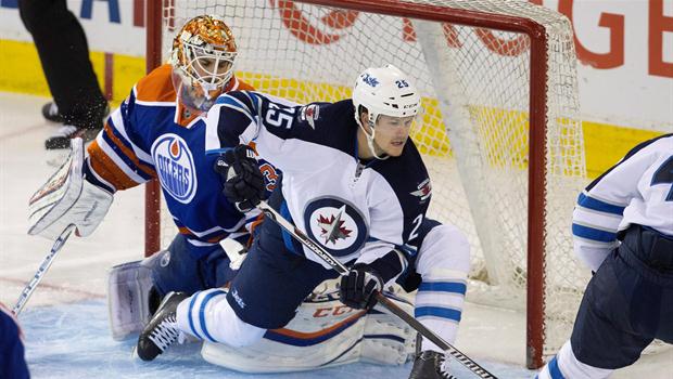 Matt Hendricks scores winner on penalty shot as Oilers edge Jets | CBC News