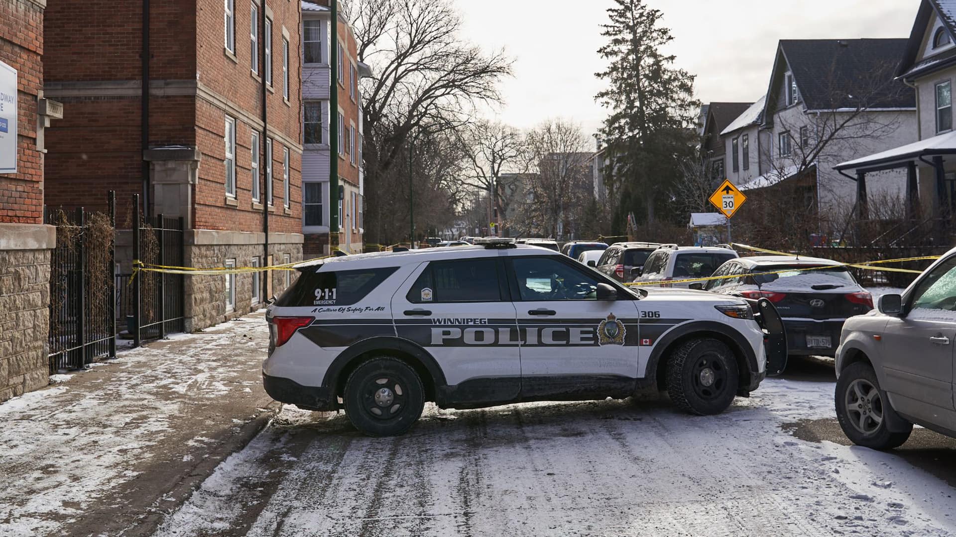 Four people dead in Langside Street shooting | CBC News