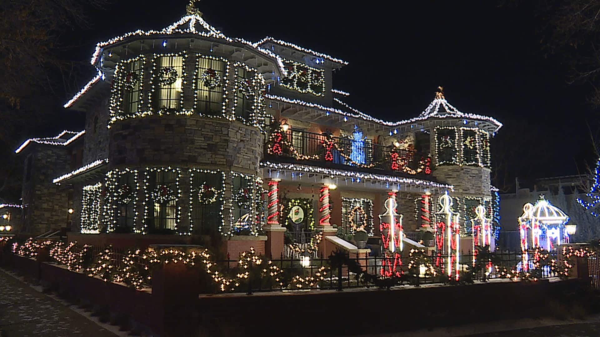 Calgary's Christmas Lights Shine Bright | CBC.ca