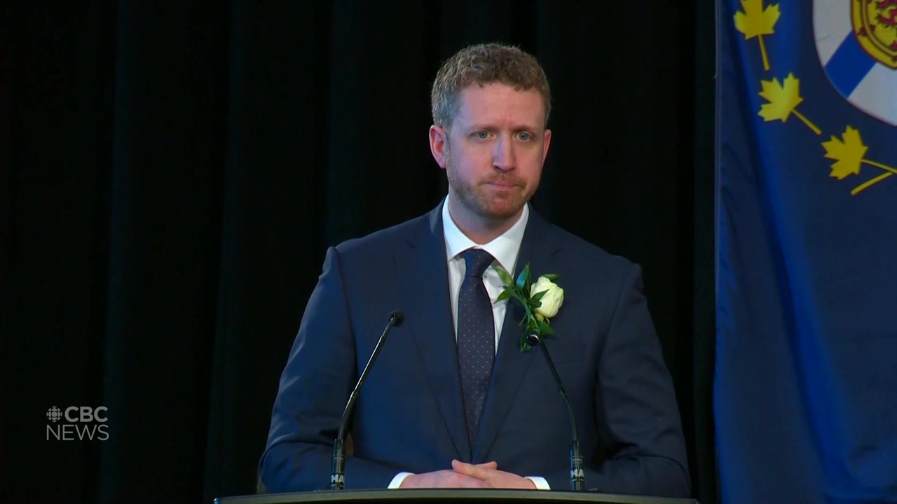 Iain Rankin sworn in as Nova Scotia premier, along with 16