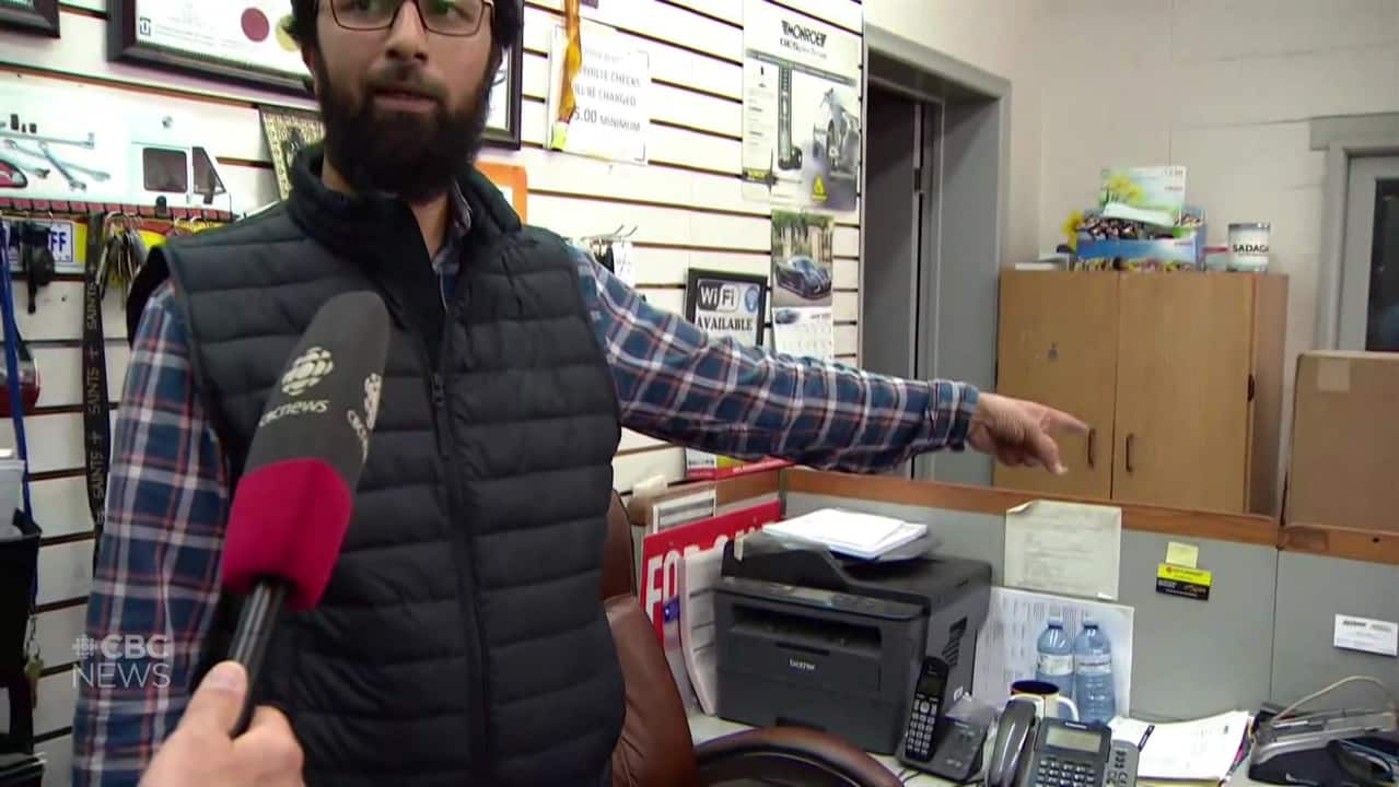 Auto store employee recounts narrowly escaping Toronto-area capturing rampage Auto store employee recounts narrowly escaping Toronto-area capturing rampage