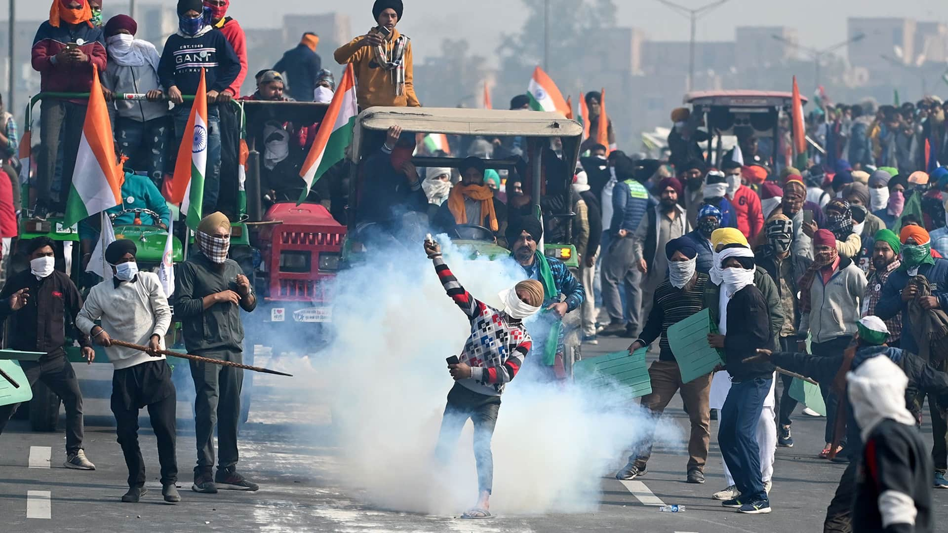 Protesting Indian Farmers Return To Camp After Storming Historic Fort ...