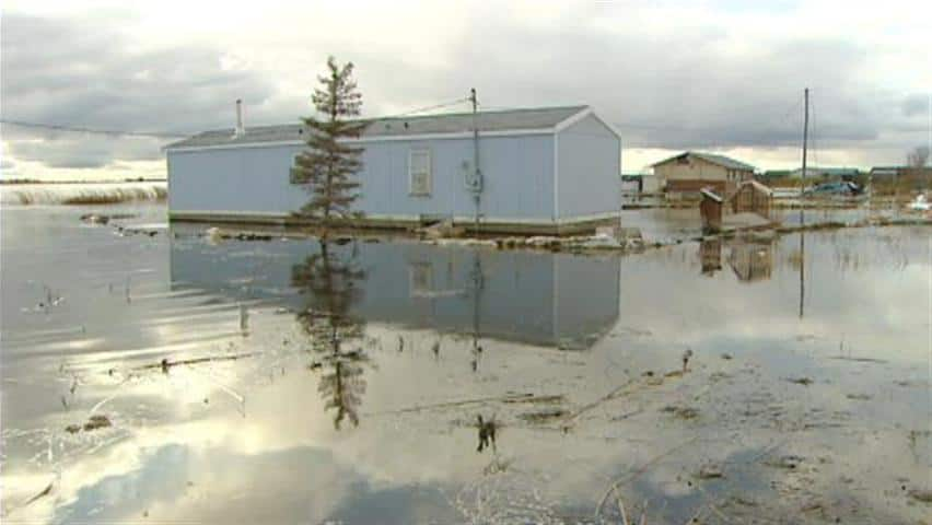 Manitoba Sues Flooded-out First Nations | CBC News