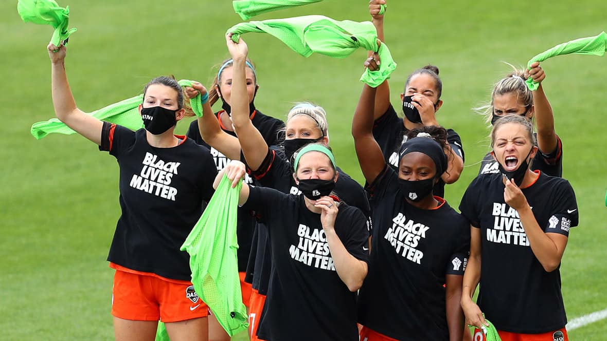 Female-led soccer club founded by Natalie Portman aims to deliver equity in  women's soccer - CBS News