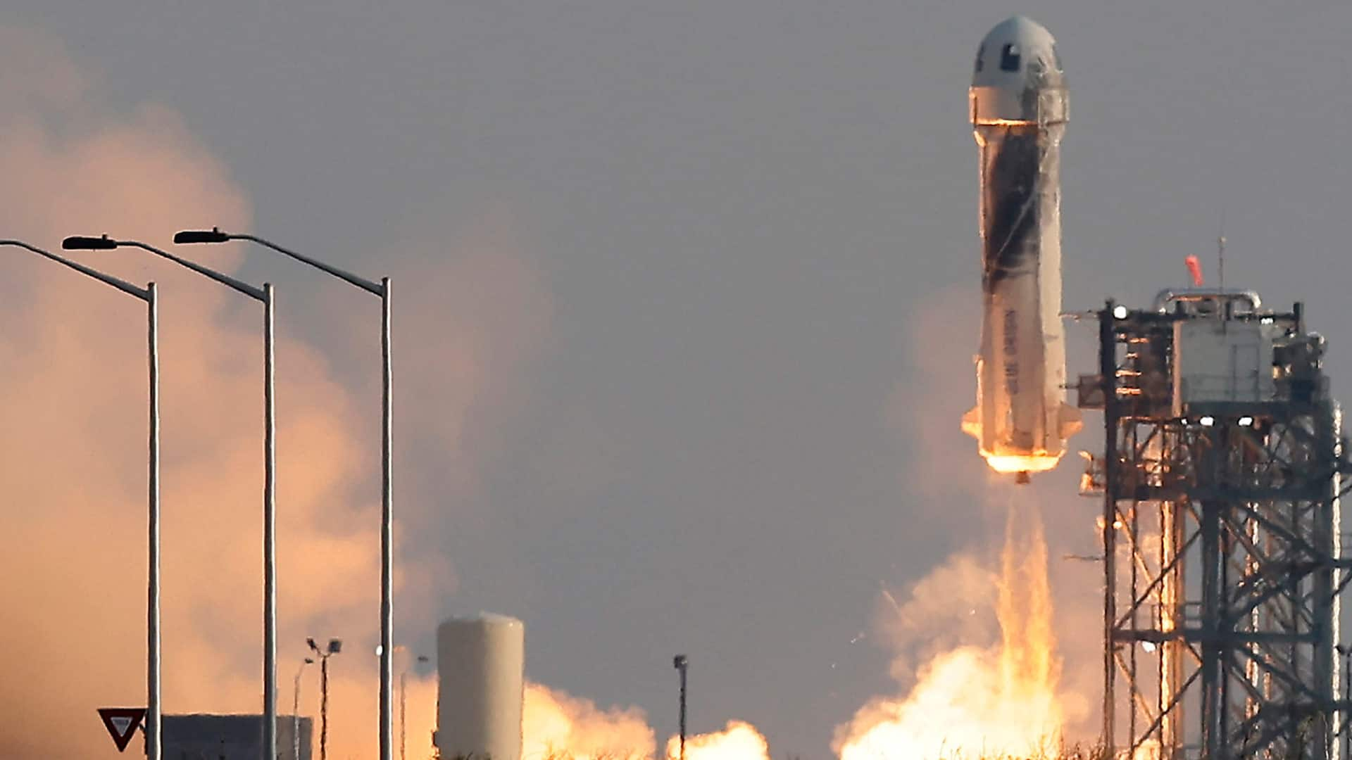 SpaceX Makes History With 1st All-civilian Crew Launched Into Orbit ...