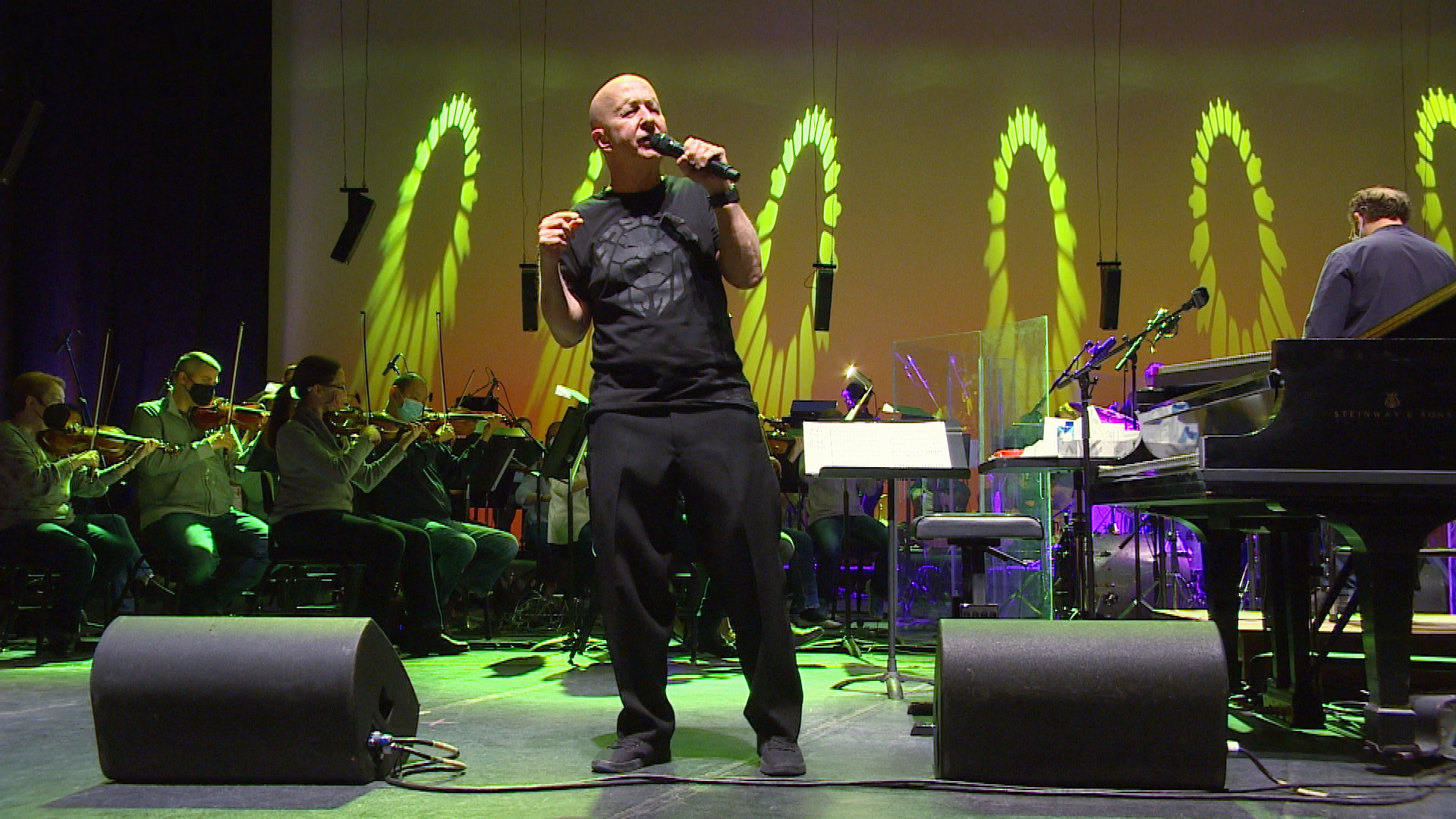 The Winnipeg Symphony Orchestra will host music great Paul Shaffer.