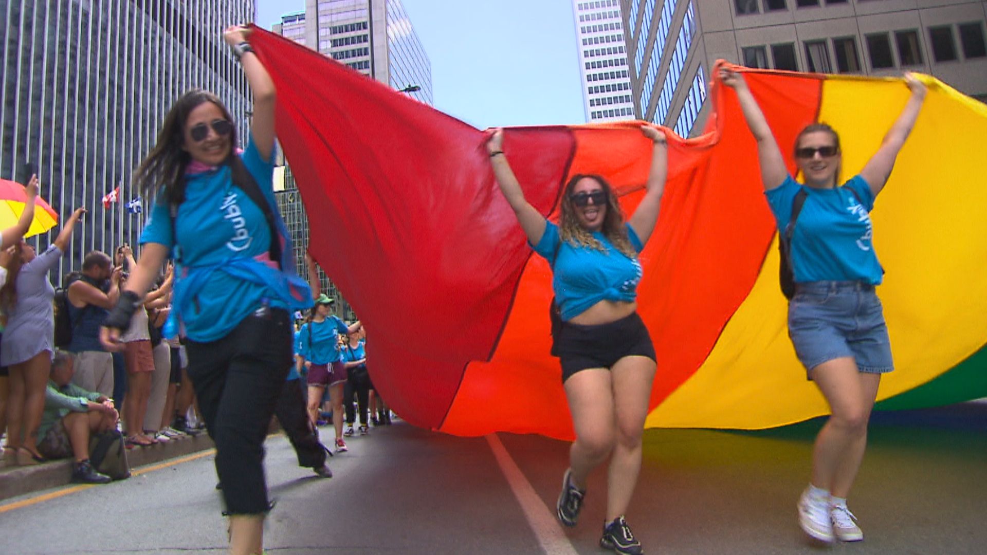 Montreal S Pride Parade Draws Record Numbers In Day Of Celebration Cbc News